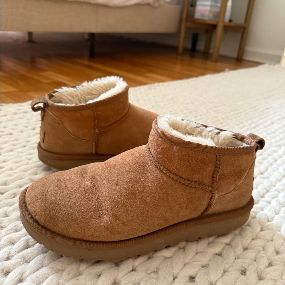 Ugg Ultra Mini - image 1